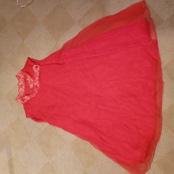 Interesting Jer Marai Nightgown - Picture 1 of 7